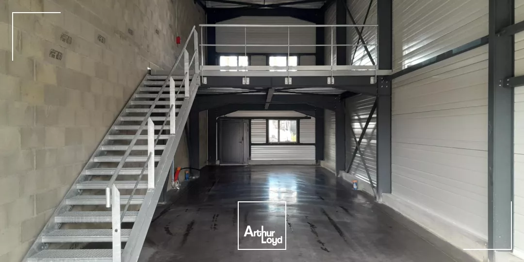 Pau Nord, secteur TOTAL, projet neuf, reste une cellule à vendre local d'activité avec partie bureau et showroom de 364.92m² - Parking