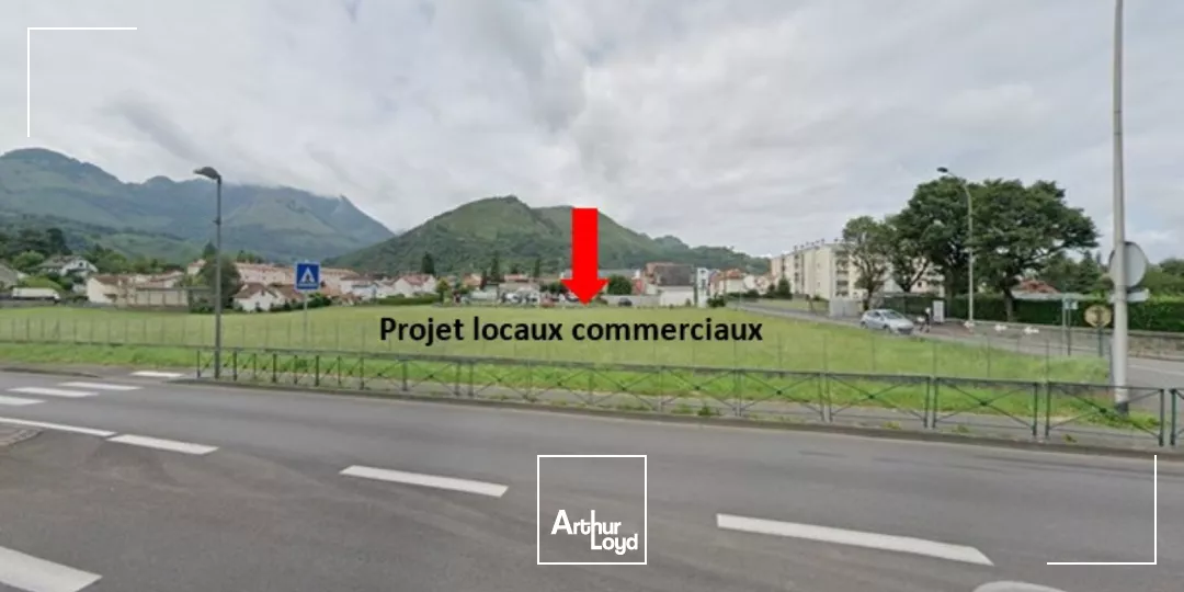 Lourdes, sur axe passant à louer local commercial neuf de 800 m² divisible à partir de 400 m² - parkings